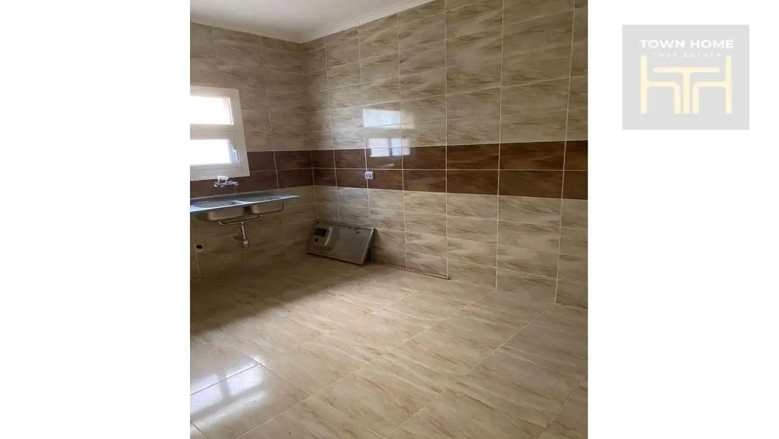 villa for rent in Al Rehab next to services