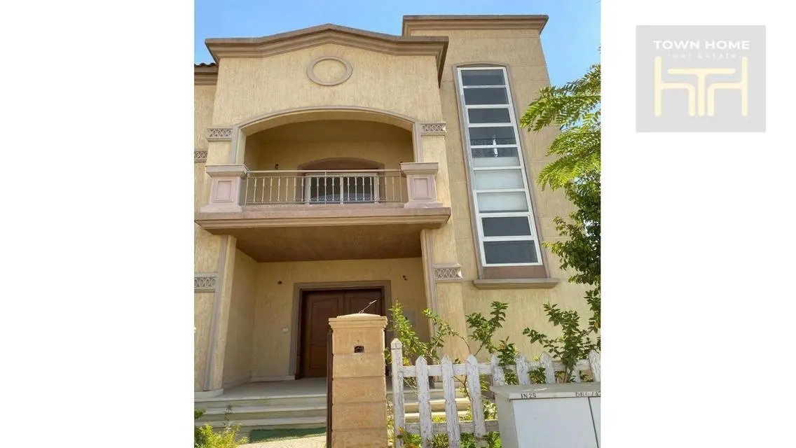 villa for rent in Al Rehab next to services