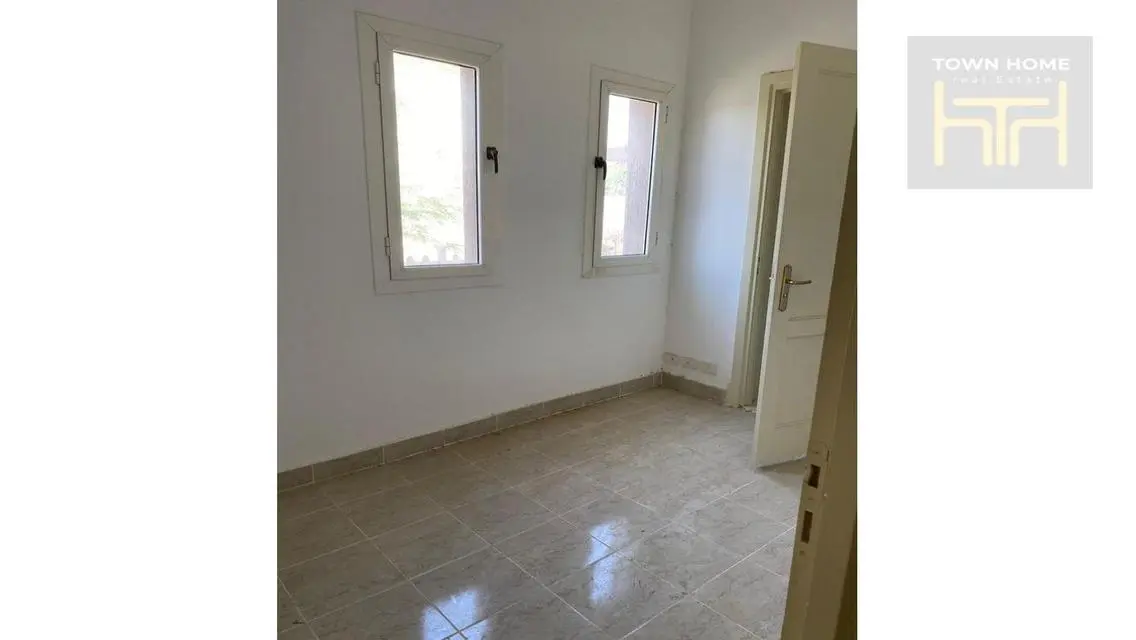 villa for rent in Al Rehab next to services
