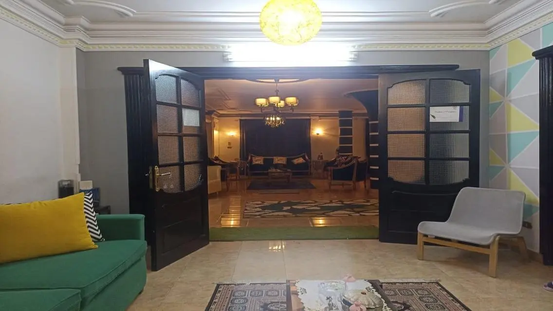 شقة للبيع ٣١٥م بالعفش  بمصر الجديدة