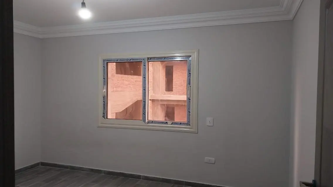 شقة للايجار تقسيم الاسلكى اول سكن ٣ غرف