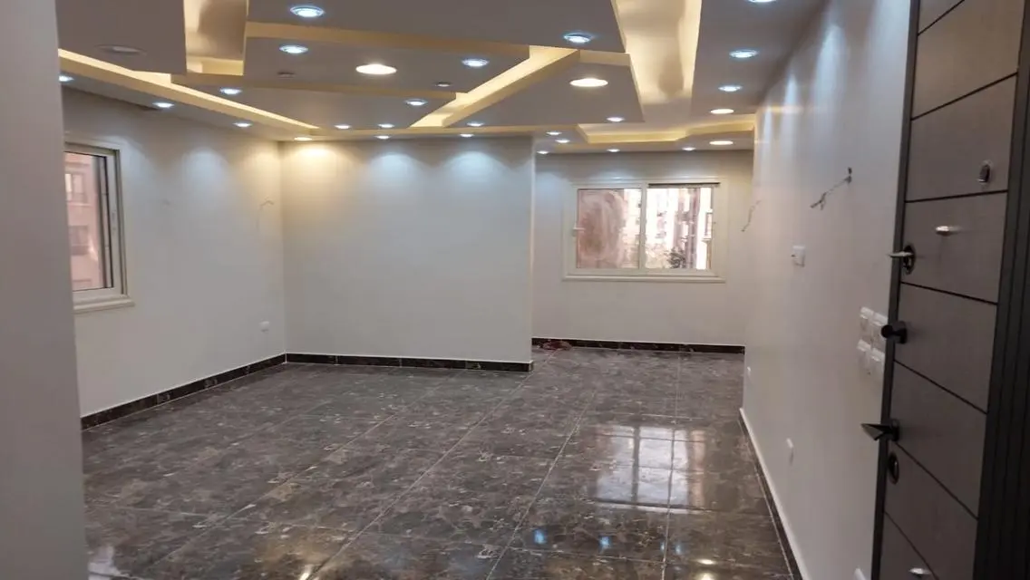شقة للايجار تقسيم الاسلكى اول سكن ٣ غرف