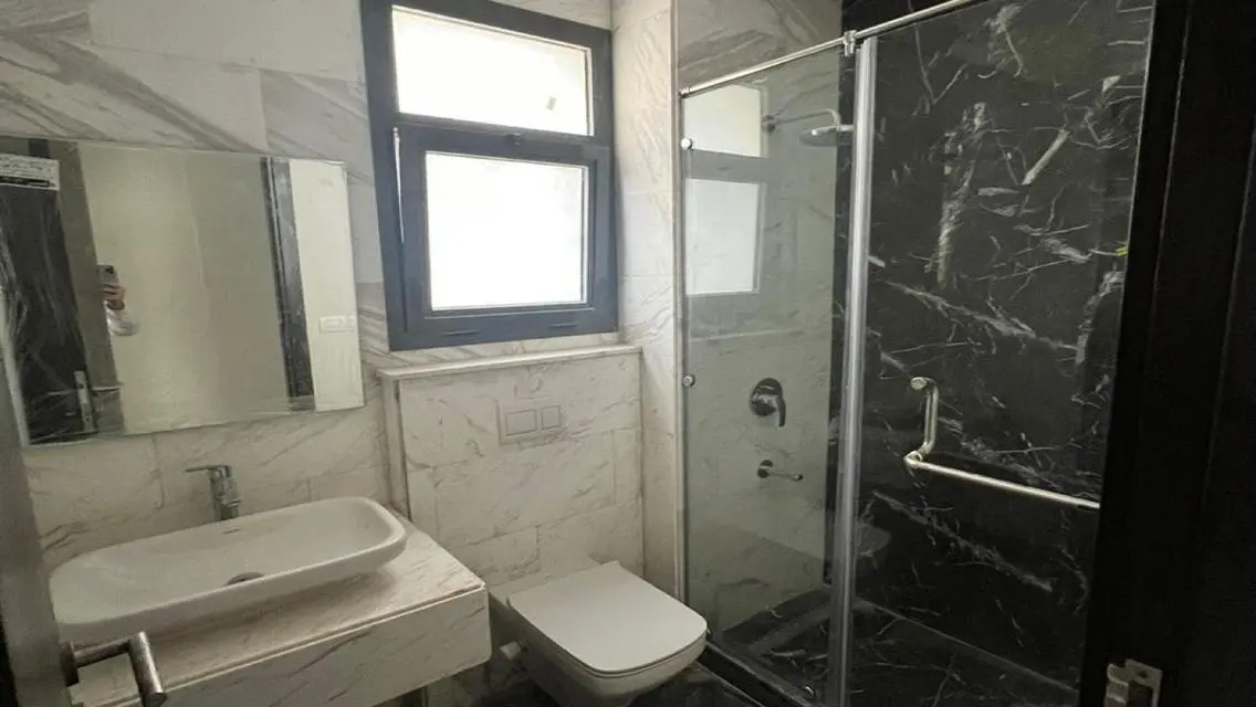 Ground with garden, kitchen and acs for rent 