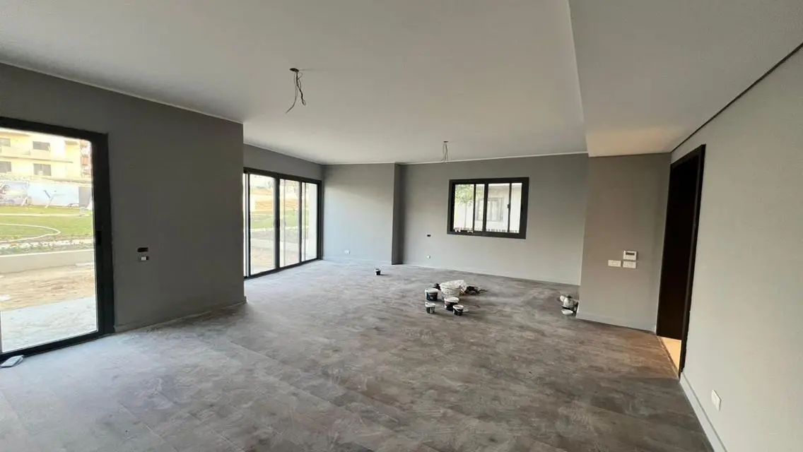 Ground with garden, kitchen and acs for rent 