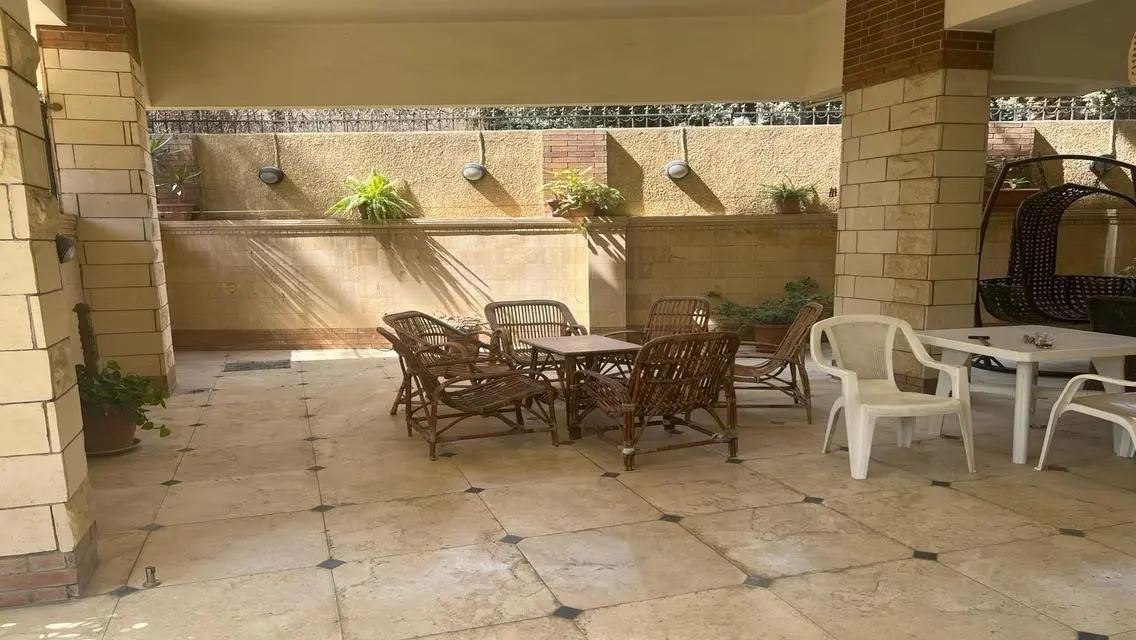 عقار كامل للبيع في الهرم موقع مميز