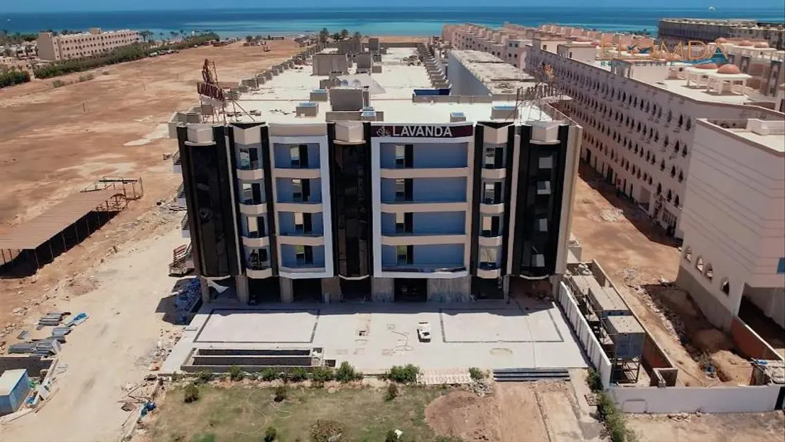 شاليهات صف اول على البحر بأفضل الاسعار-تسليم 2025