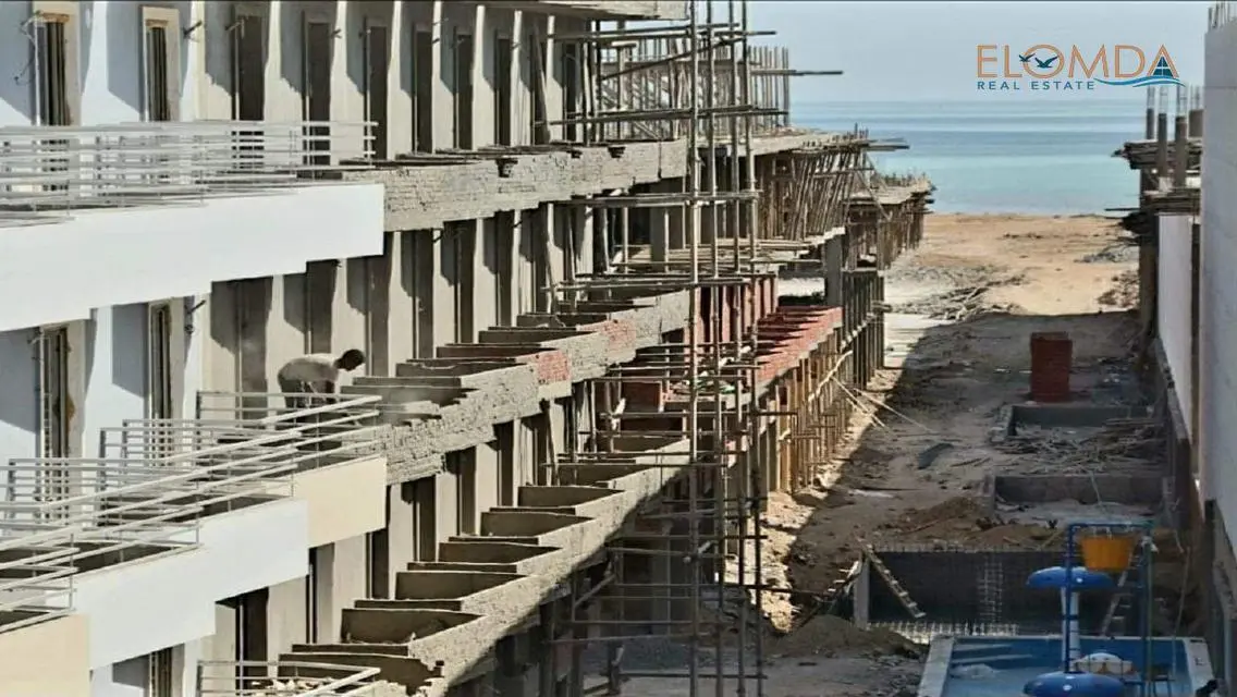استثمارك فى عقارك -شاليهات بشاطىء خاص-تسليم 2025