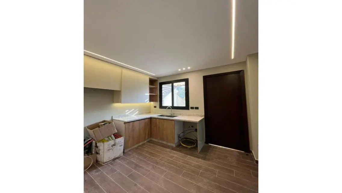 first use corner with fountain and jaccuzi modern