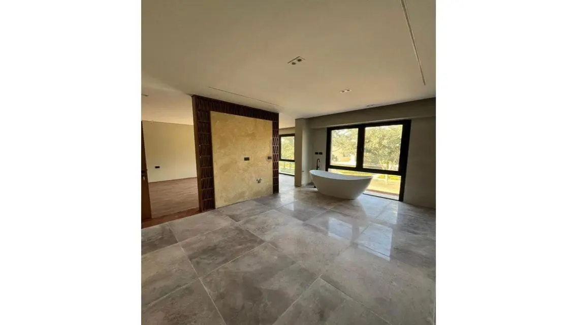 first use corner with fountain and jaccuzi modern