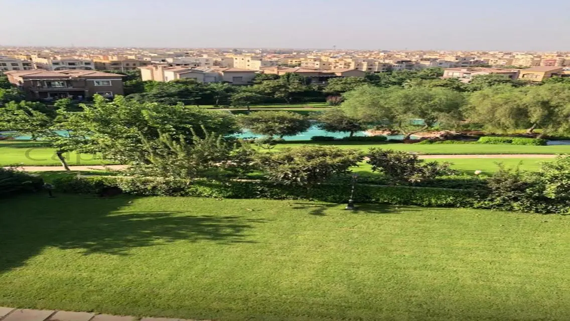 فيلا مميزه- تشطيب موردن- اول سكن -في الليك فيو