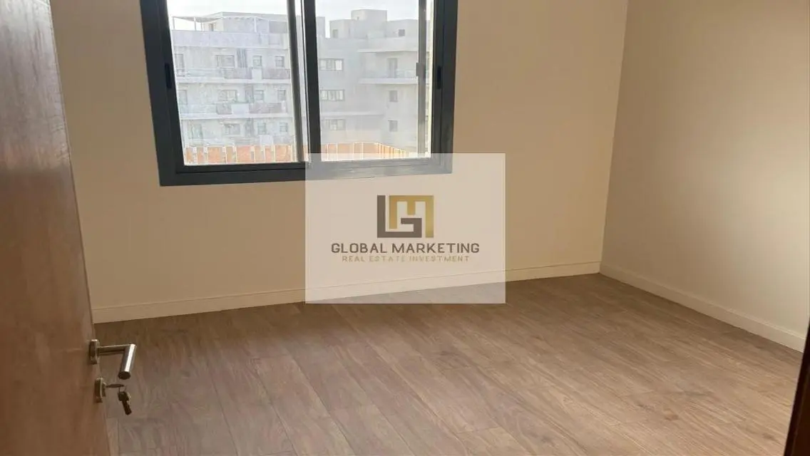 شقة اول سكن  للايجار بالمطبخ والتكييفات في فيليت