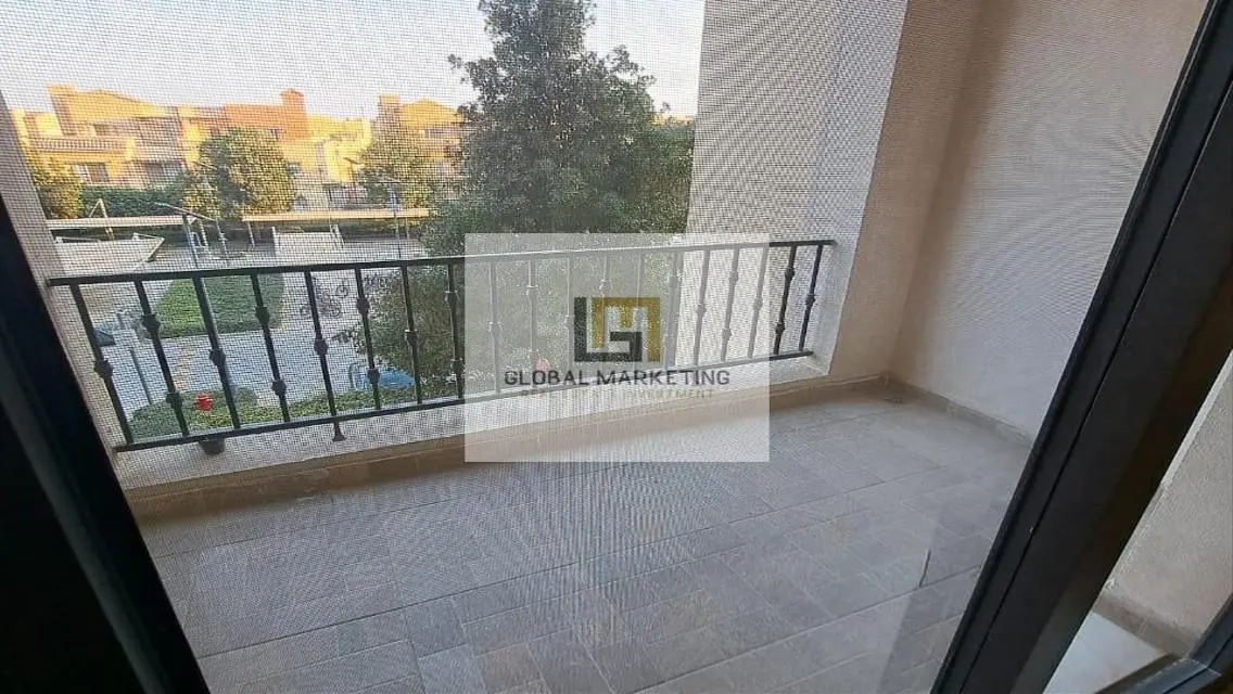 شقة نص مفروش - 3 نوم - للايجار في ميفيدا فيو جاردن