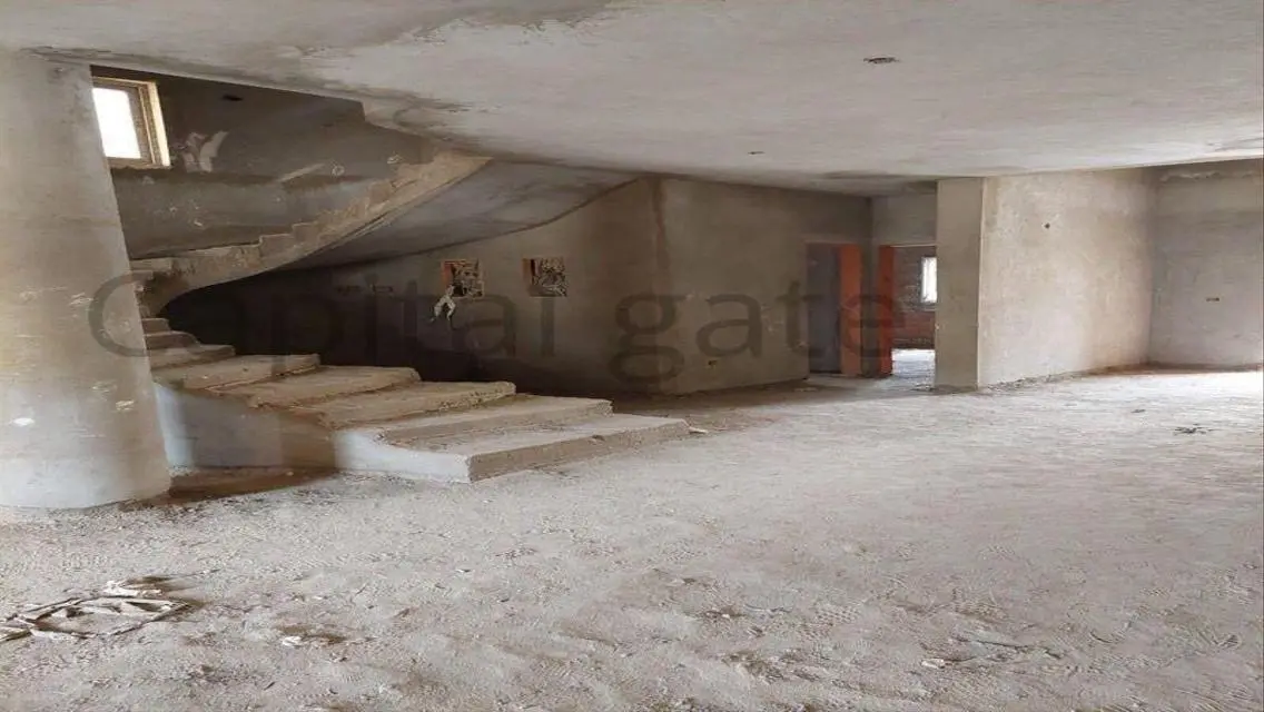 Standalone villa-prime location-Hot Price-les rois