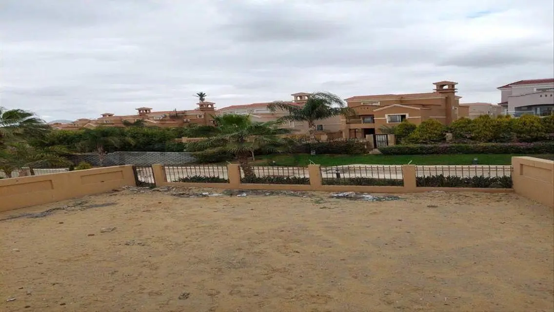 Standalone villa-prime location-Hot Price-les rois