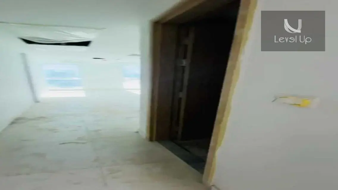 مكتب للبيع في بيزنس بلس التسعين الشمالى