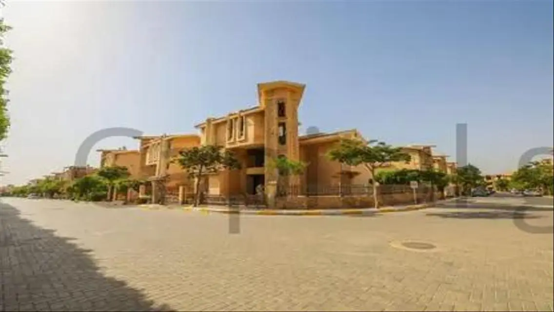 فيلا رائعة للبيع بمساحة واسعة