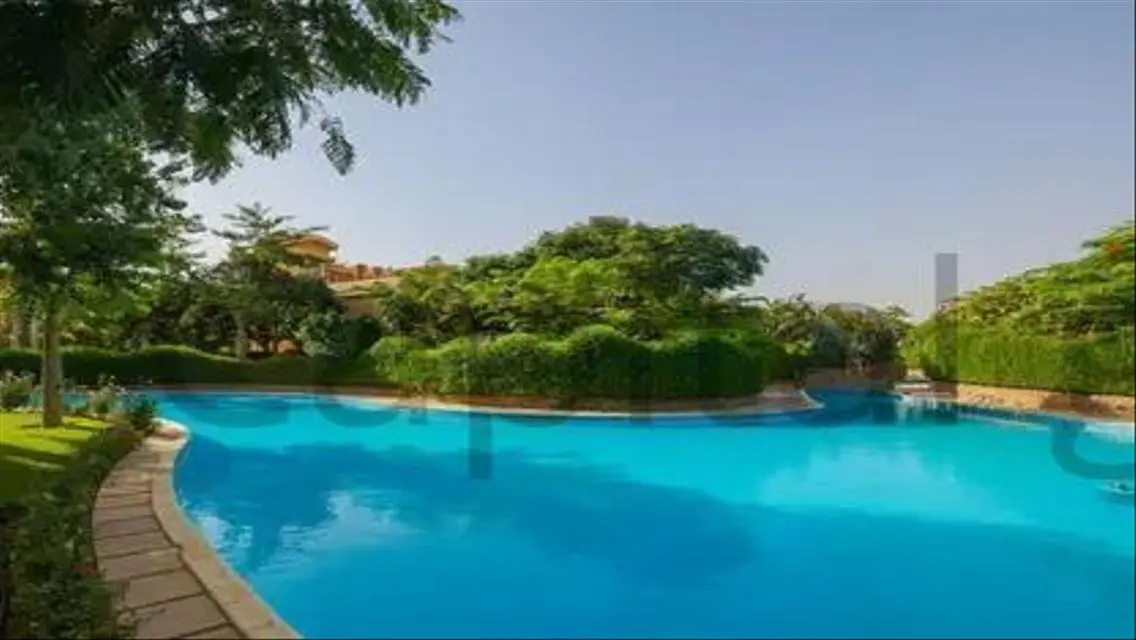 فيلا رائعة للبيع بمساحة واسعة