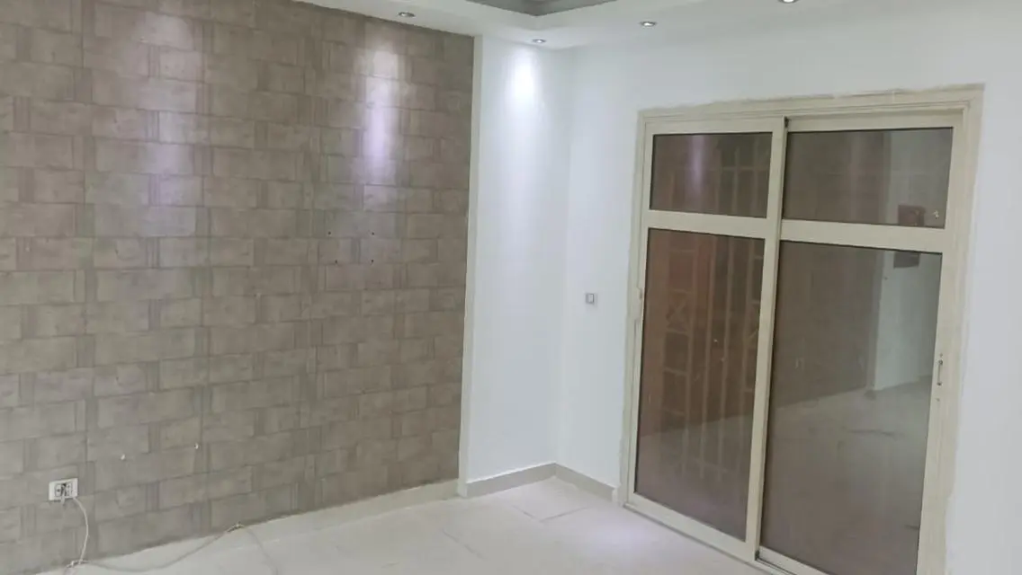 شقه للايجار في مدينتي بسعر لقطه منطقه B7جنب الحركه
