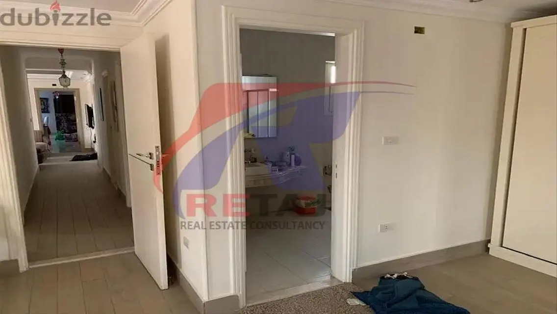 شقة مميزة للبيع ف المنطقة الاولي مدينه نصر       .