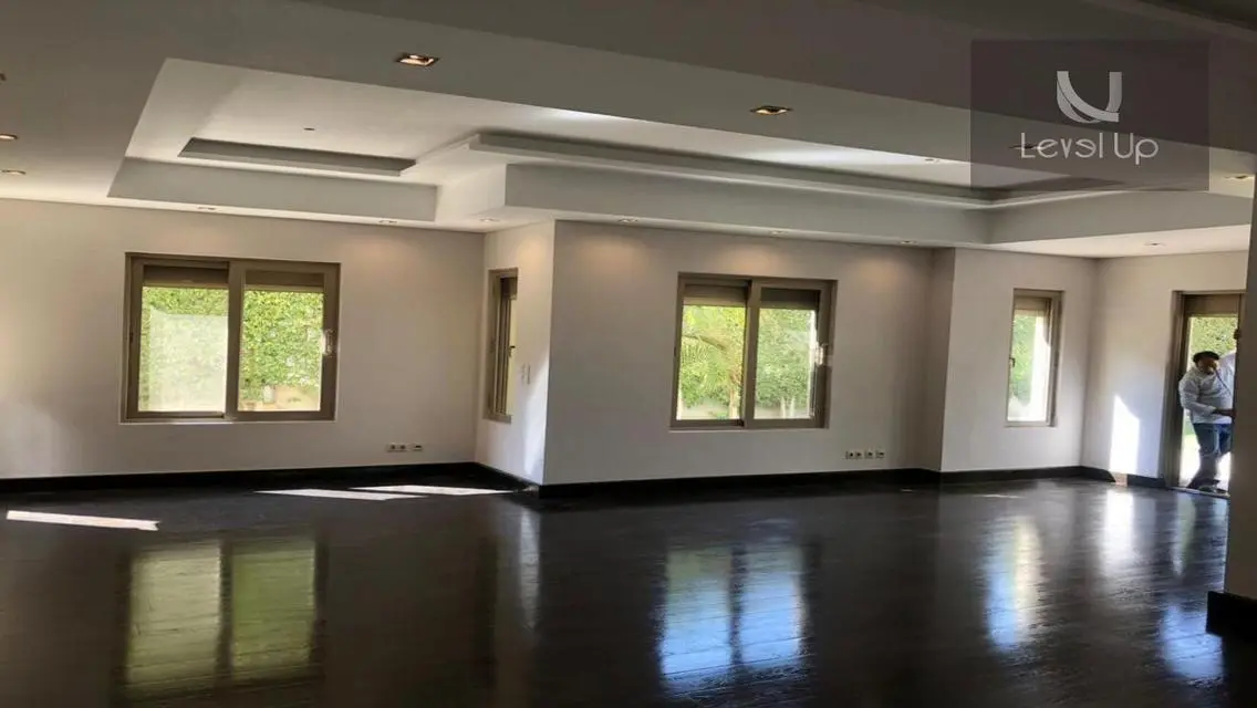 Twin house for sale n Uptown with air conditioning