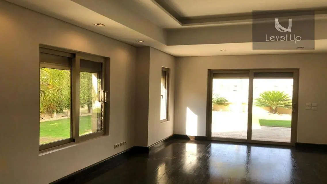 Twin house for sale n Uptown with air conditioning