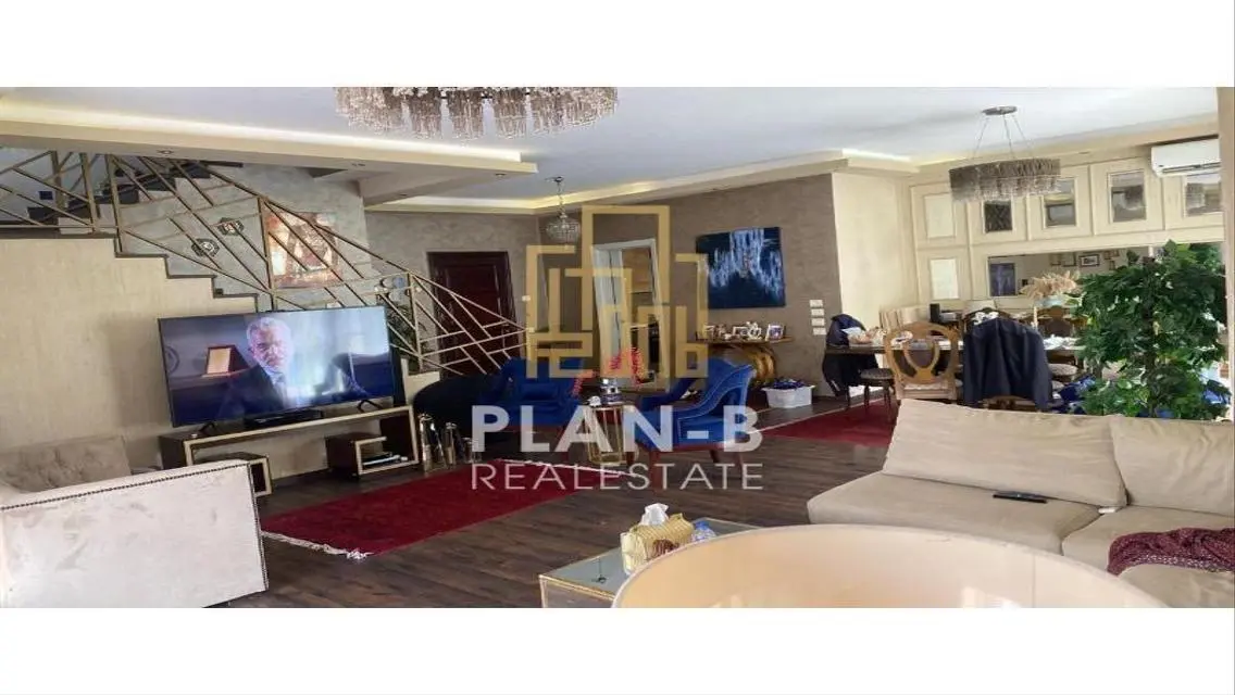 للبيع دوبلكس مميز في كازا بيفرلي هيلز