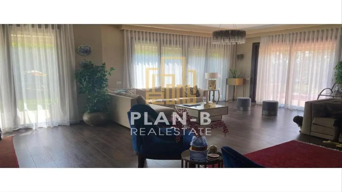 للبيع دوبلكس مميز في كازا بيفرلي هيلز