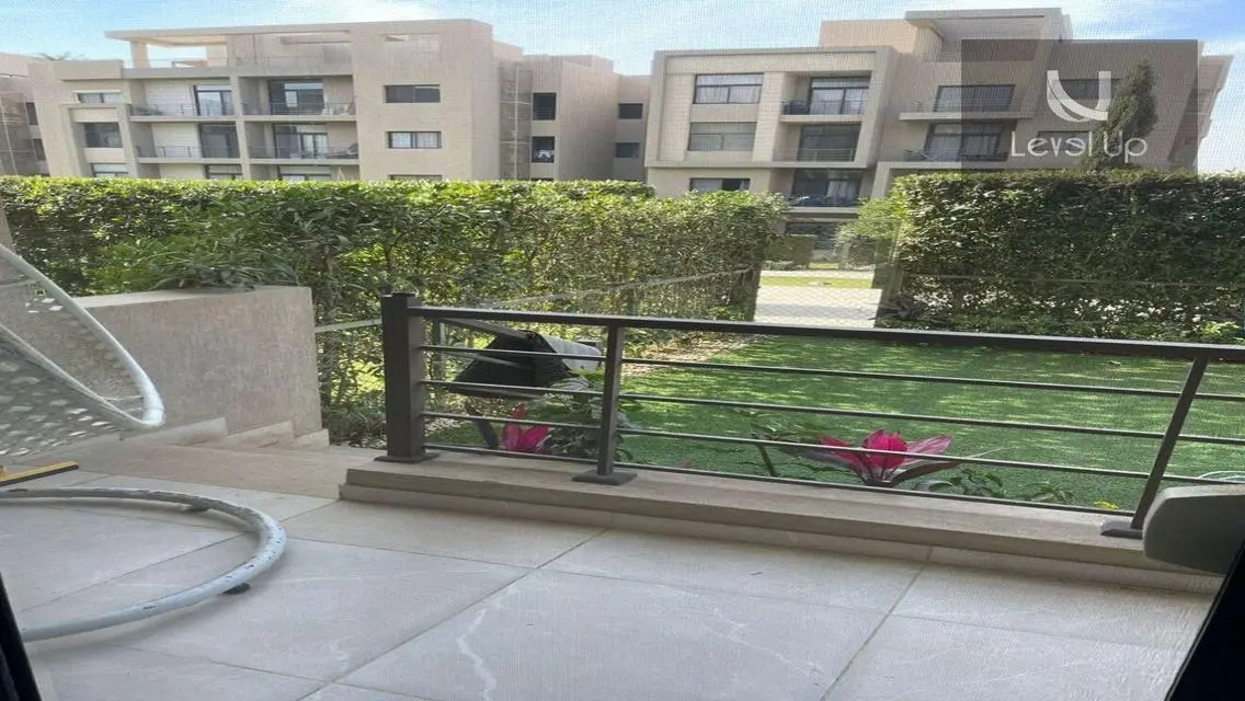 Ground floor with garden for rent in Al Marasem