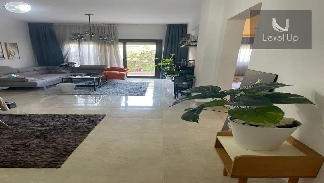 Ground floor with garden for rent in Al Marasem