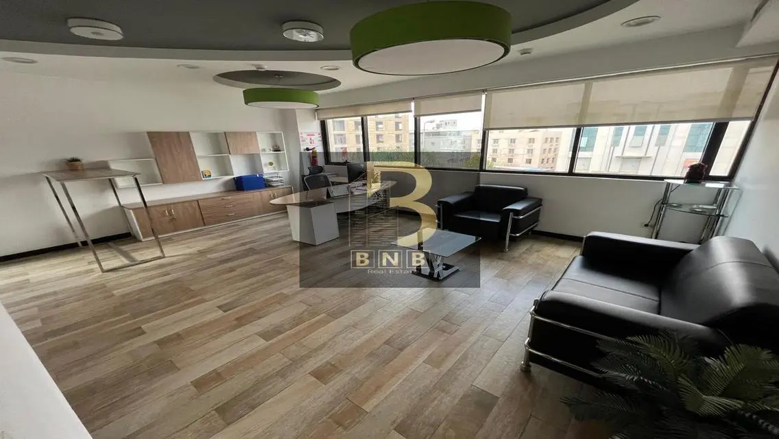 Half Administrative Floor close to 90th and Dusit