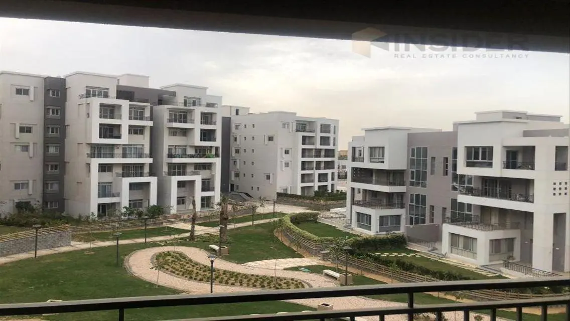فيلا فاخرة للبيع بمساحة واسعة
