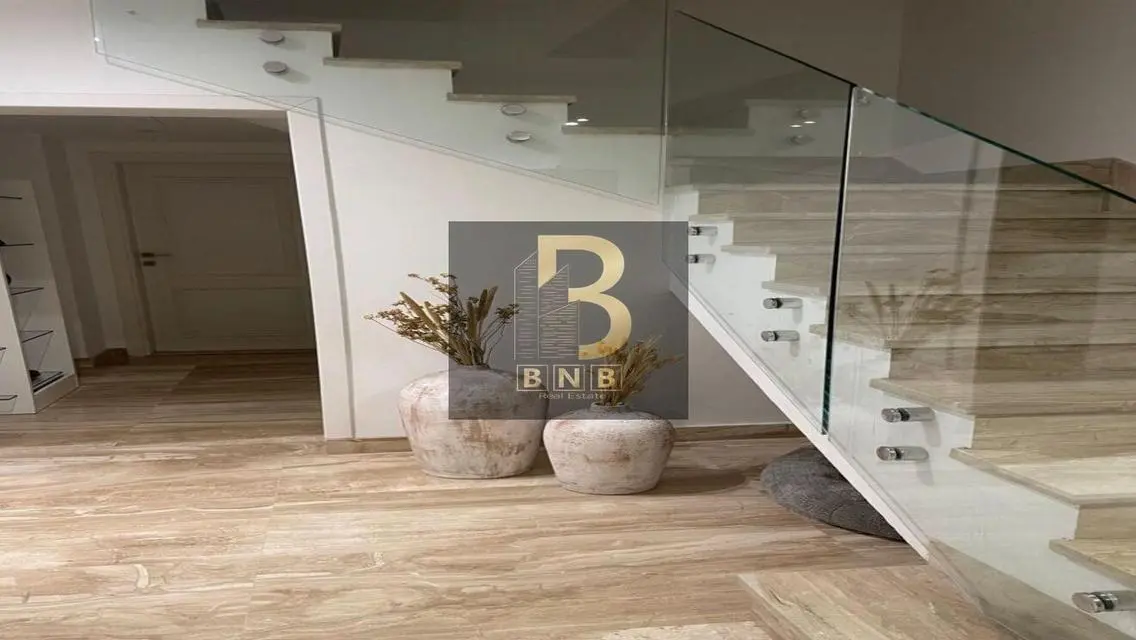للايجار دوبلكس جاردن الترا مودرن 4 غرف ف ايستاون