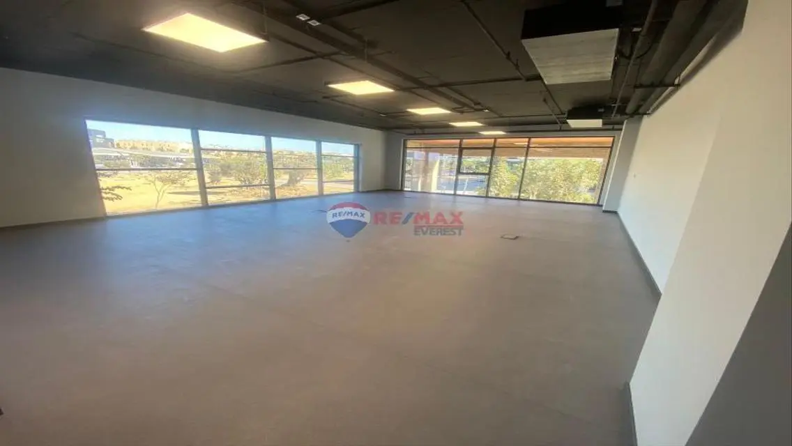 Prime Location Office For Rent in Portal Sodic