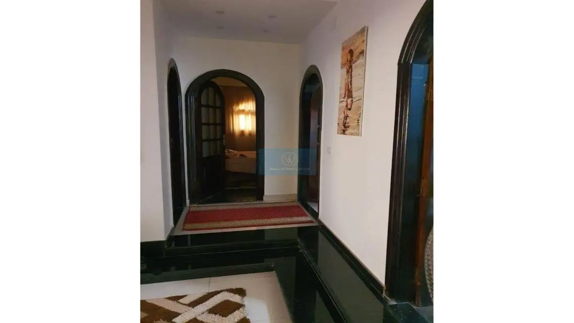 فيلا  للبيع 300م+600م الارض+300م جاردن في العبور