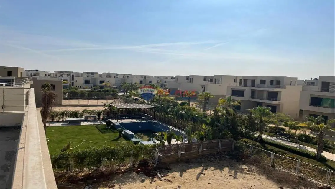 ستاندالون مميز للبيع باكبر مساحة -كمبوند ذا كراون