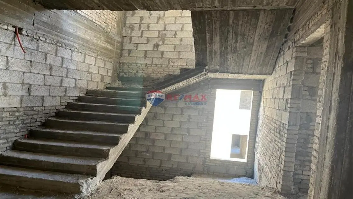 ستاندالون مميز للبيع باكبر مساحة -كمبوند ذا كراون