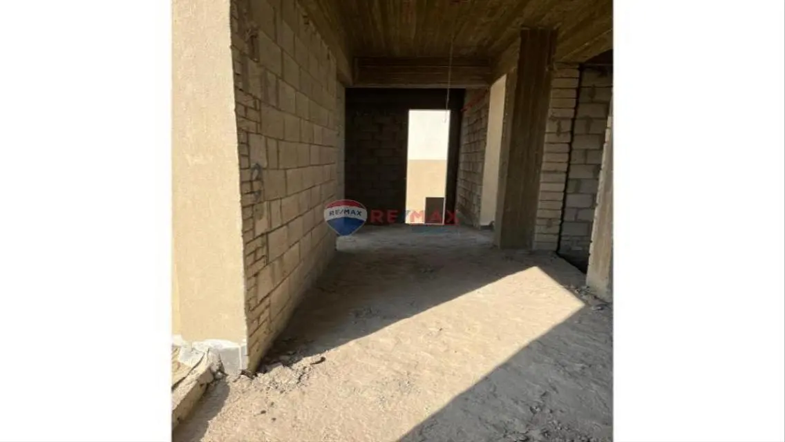 ستاندالون مميز للبيع باكبر مساحة -كمبوند ذا كراون