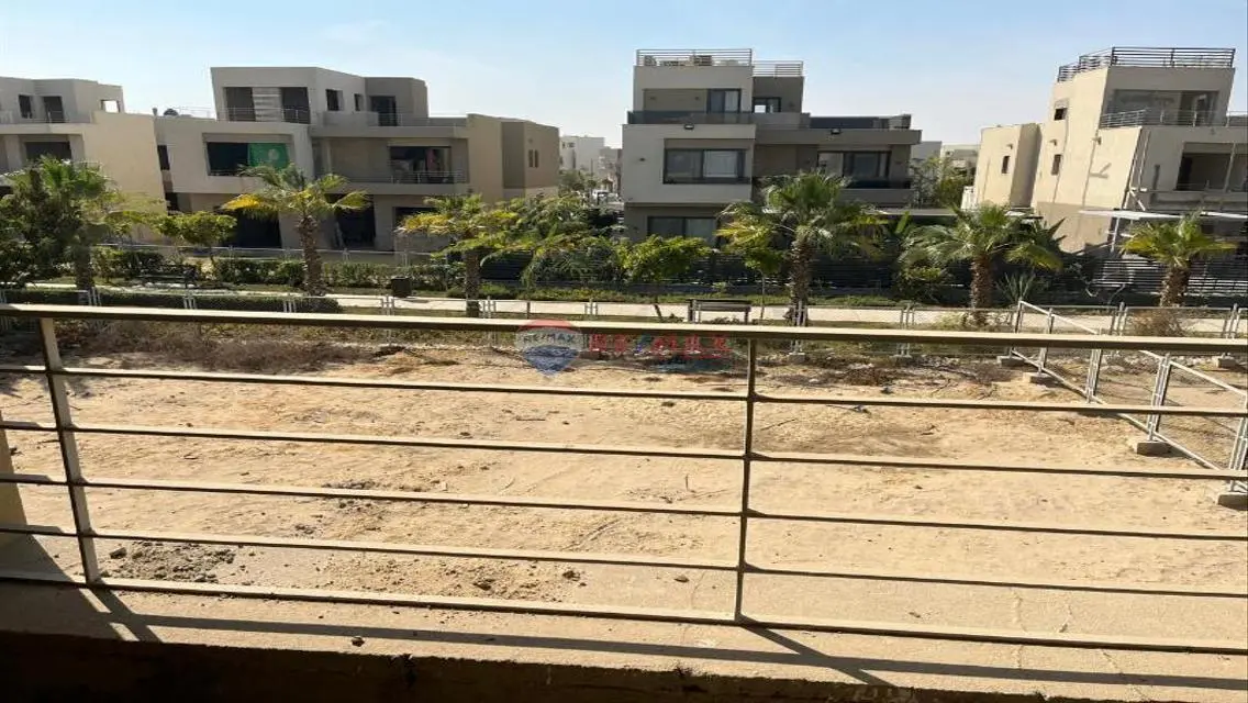 ستاندالون مميز للبيع باكبر مساحة -كمبوند ذا كراون