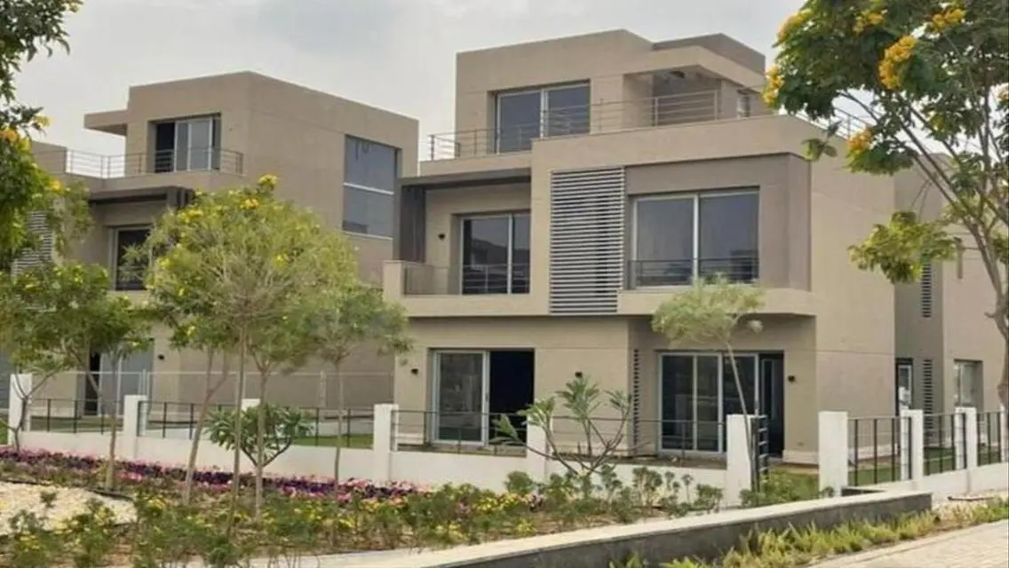 Resale good location big villa 4 bedrooms