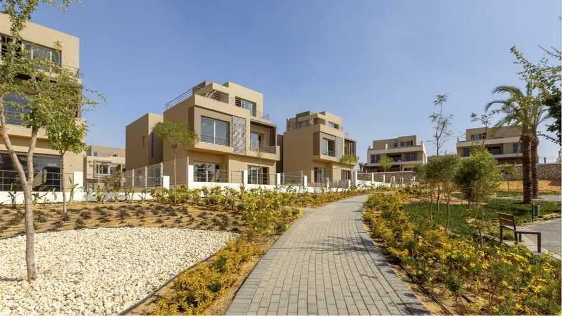 Resale good location big villa 4 bedrooms