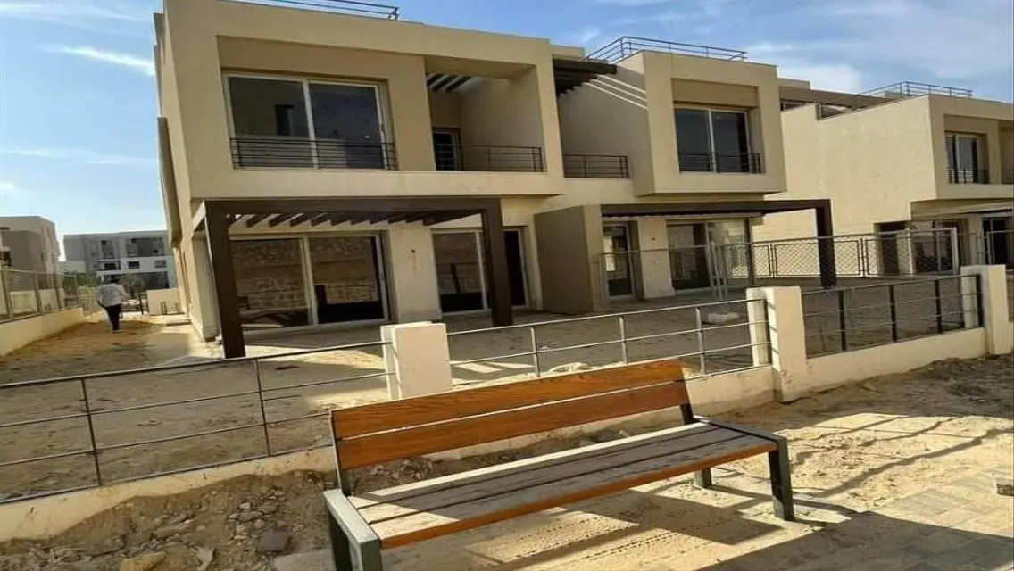 Resale good location big villa 4 bedrooms