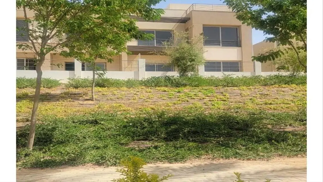 Resale good location big villa 4 bedrooms