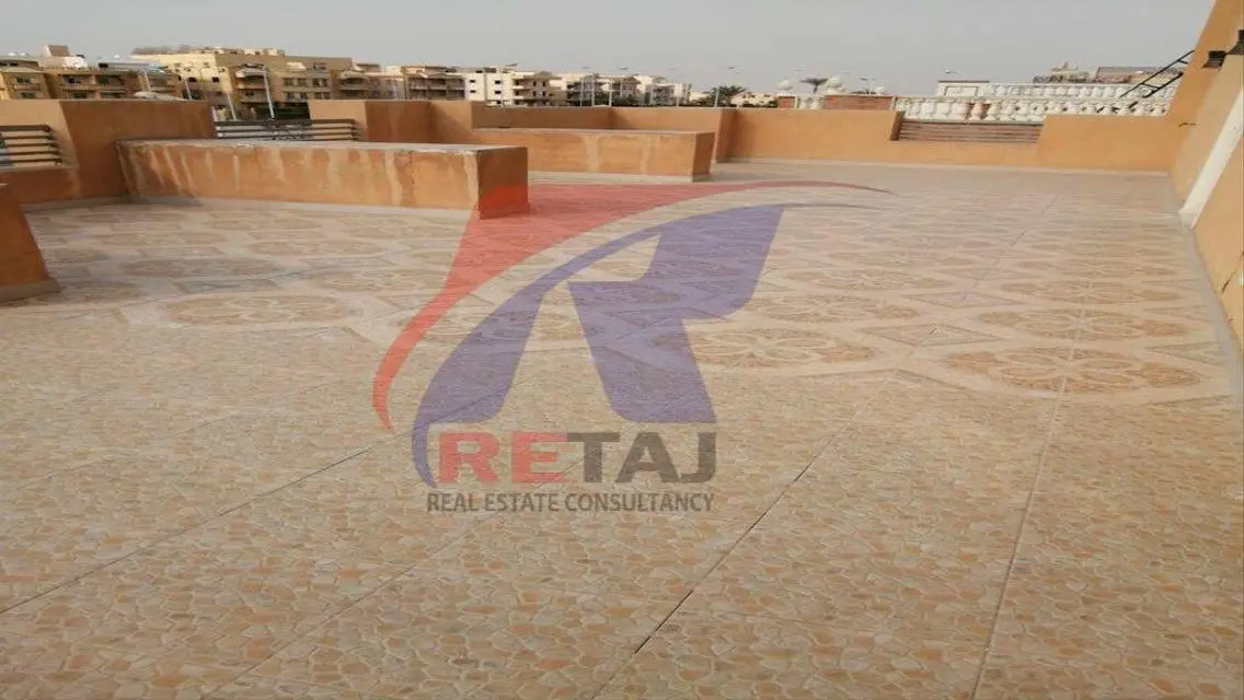 بنتهاوس للإيجار سكني أو إداري في فيلات البنفسج 10