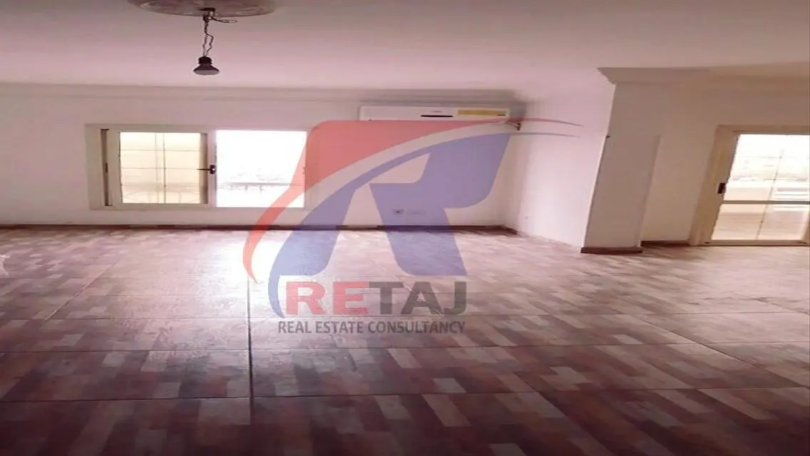 بنتهاوس للإيجار سكني أو إداري في فيلات البنفسج 10