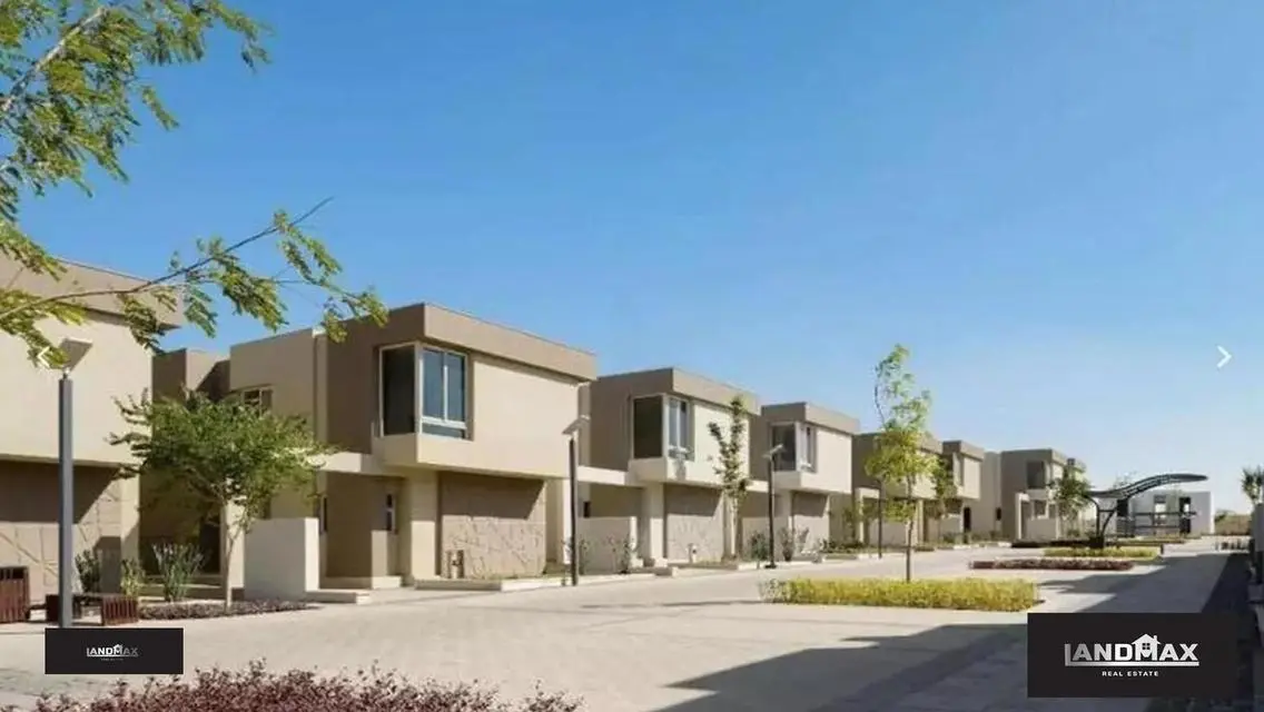 Townhouse villa for sale in installments in a prime location in Badya Palm Hills