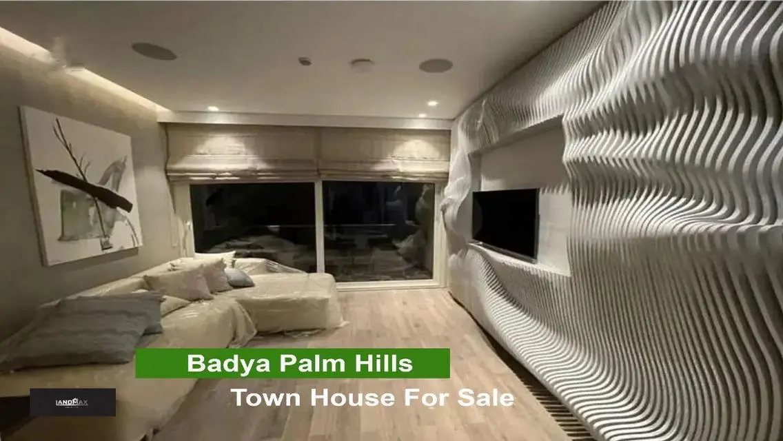 Townhouse villa for sale in installments in a prime location in Badya Palm Hills