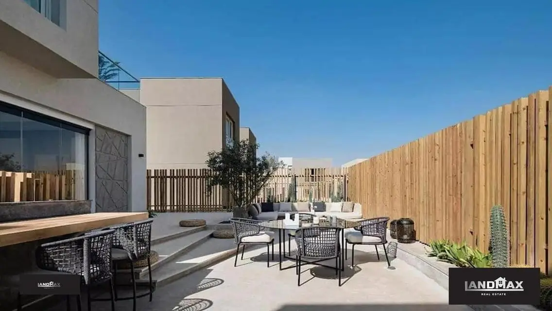 Townhouse villa for sale in installments in a prime location in Badya Palm Hills