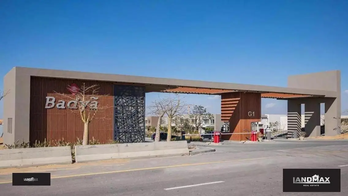 Townhouse villa for sale in installments in a prime location in Badya Palm Hills