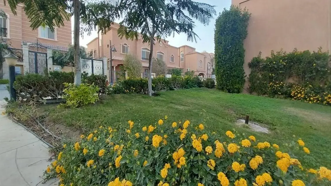 ريسيل 446م ارض 580م جاهزة للاستلام فيو مساحة خضراء