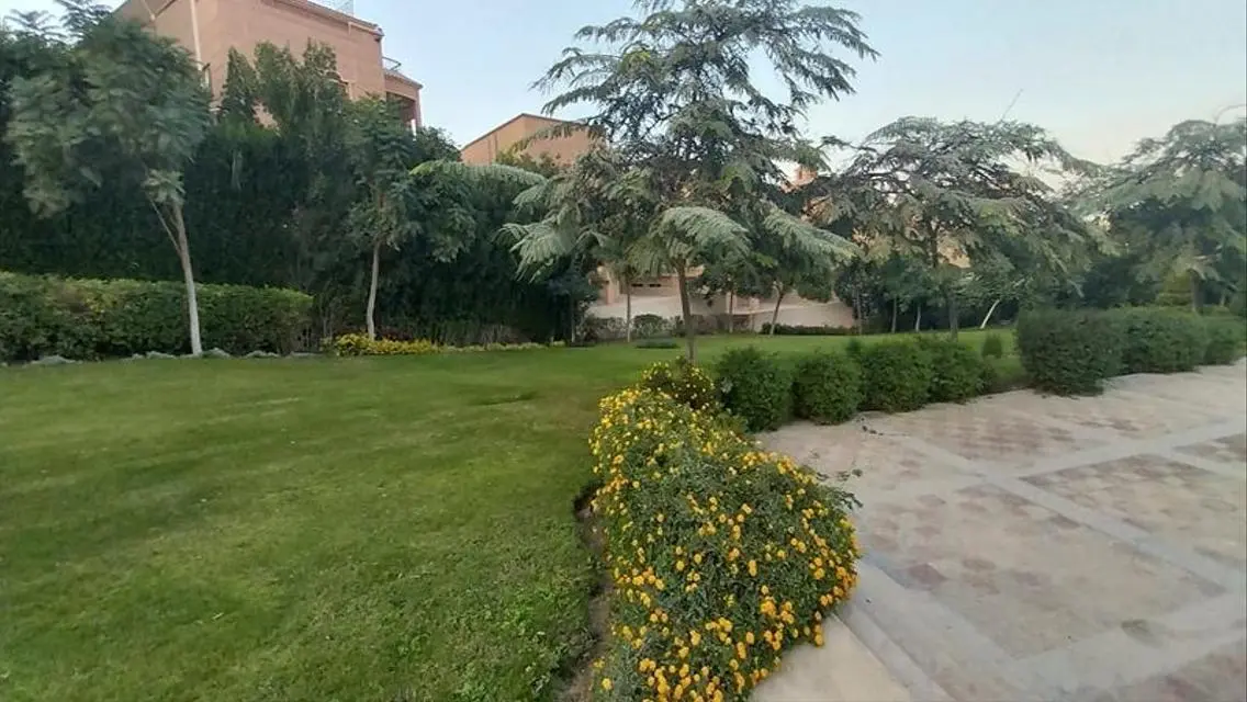ريسيل 446م ارض 580م جاهزة للاستلام فيو مساحة خضراء